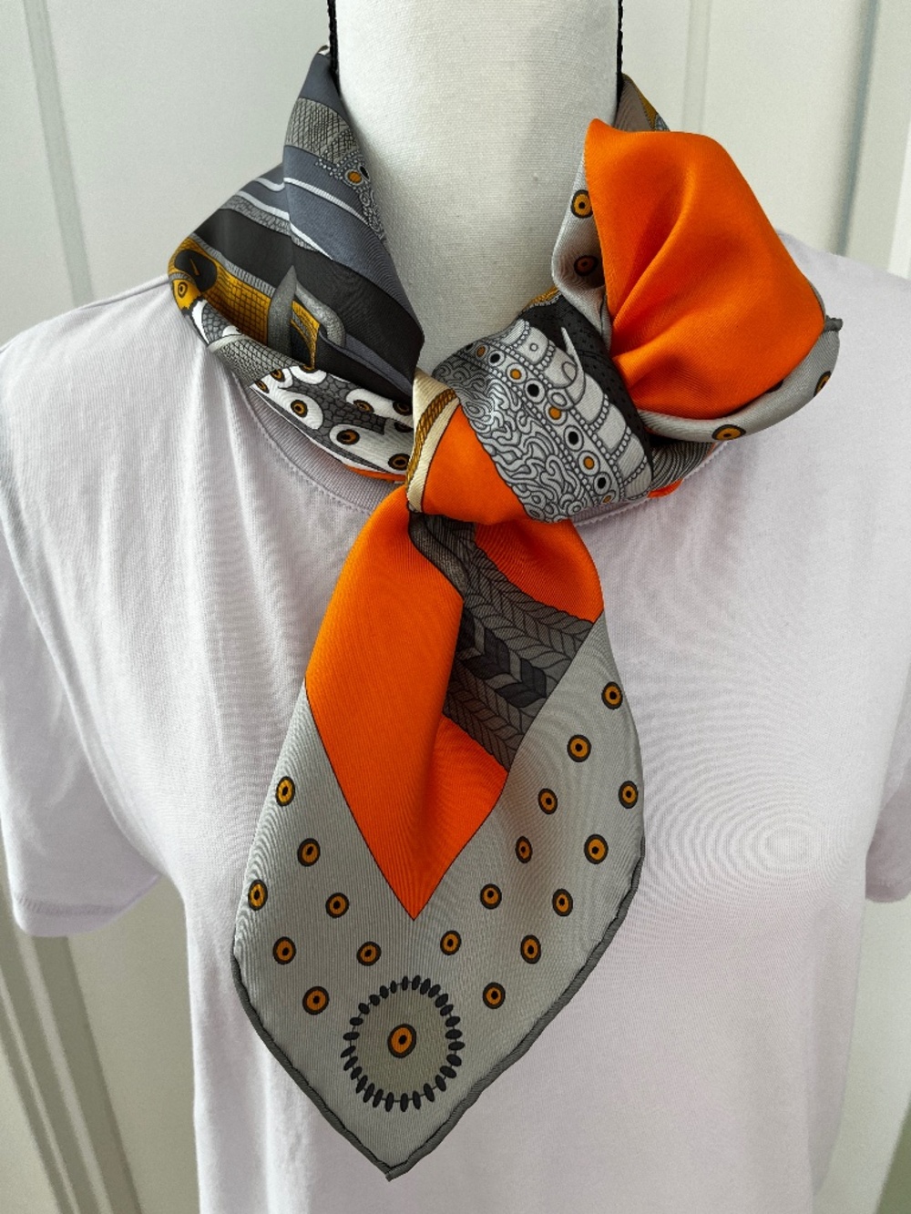 SALE ~~ EXCELLENT Hermes Selle de Dignitaire 100% Silk Scarf CW13 Grey/Orange - Picture 15 of 15